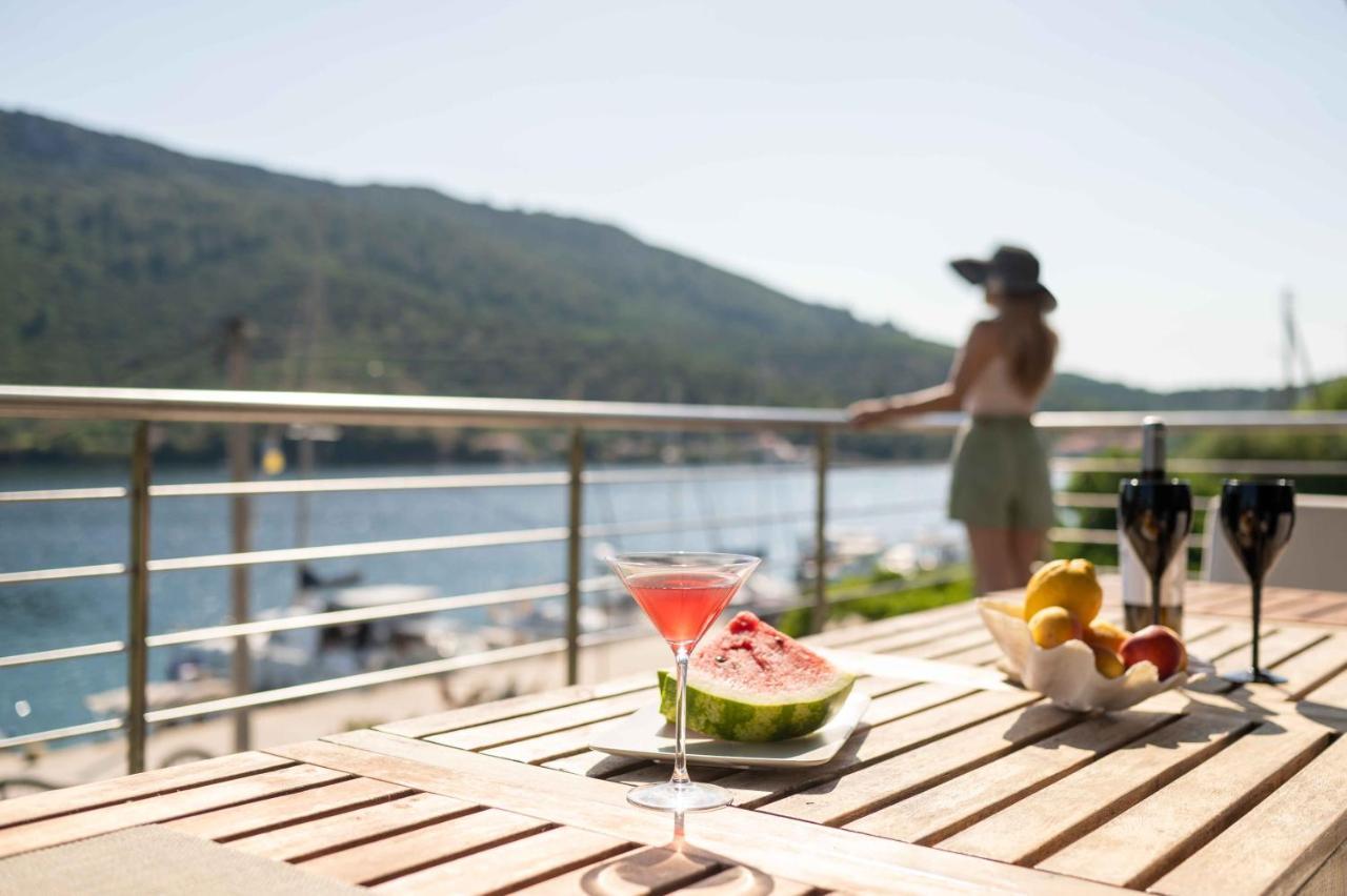 Anassa Porto Koufo Sea Front Suites ภายนอก รูปภาพ