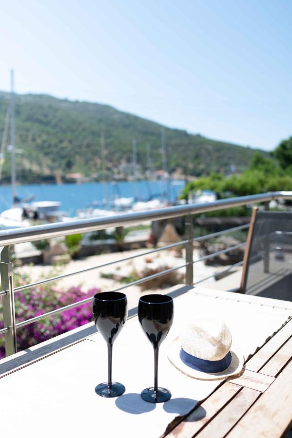 Anassa Porto Koufo Sea Front Suites ภายนอก รูปภาพ